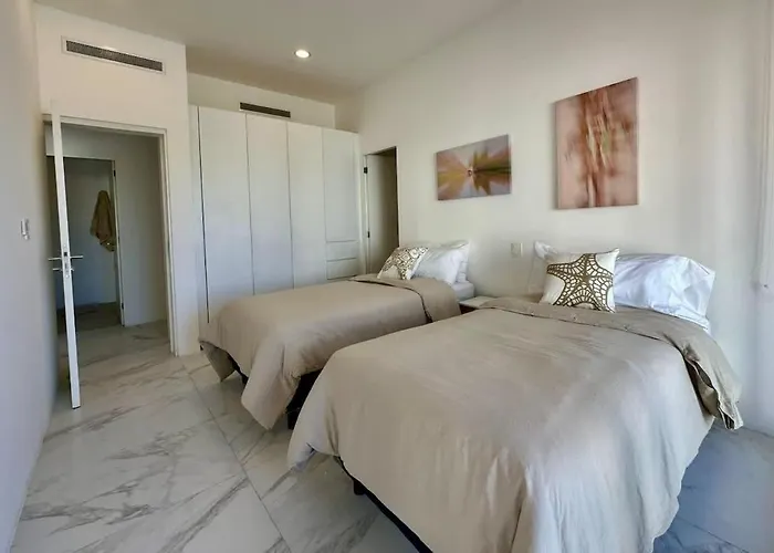Walk To Medano & Marina Modern 3br * Cabo San Lucas